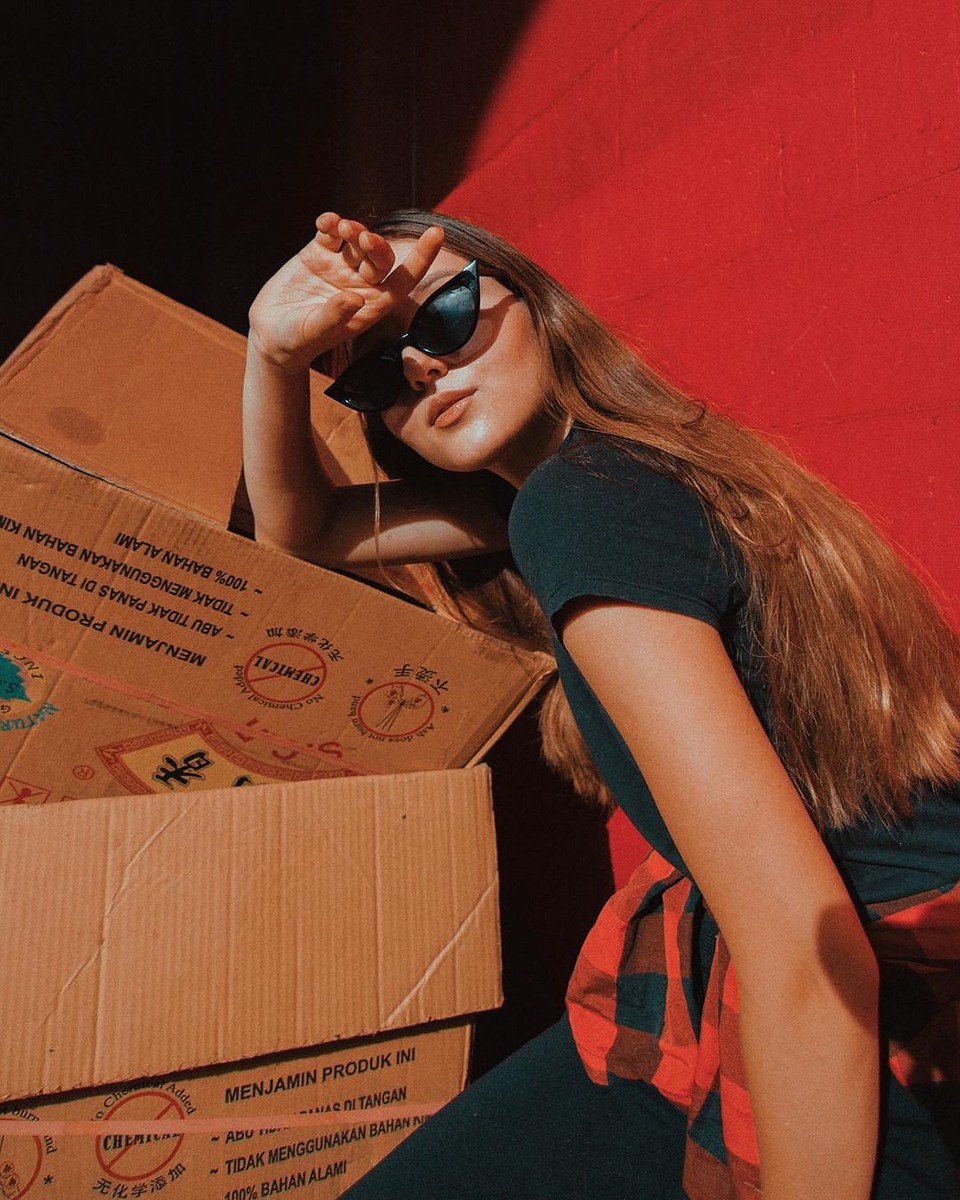 Граница белоруссии и украины. Украинка просит помощи. Смешные украинцы. Украинка просит помощи. Границы донбасса.